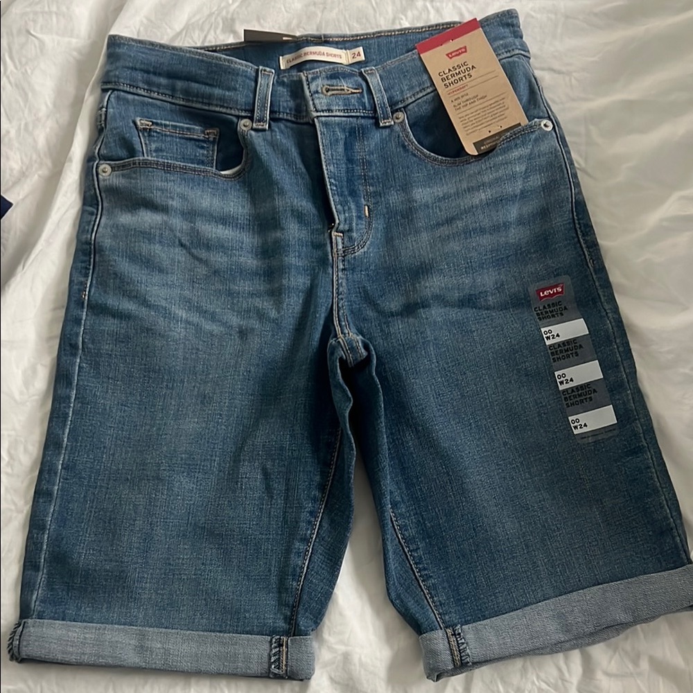 Levi’s classic Bermuda shorts 00/ 24